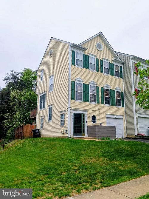 2015 Trenton Pl Se, WASHINGTON, DC, 20020-7646 | Card Image
