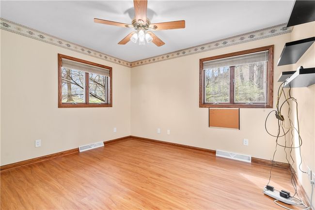 Third bedroom that the current ower used as an office. | Image 24