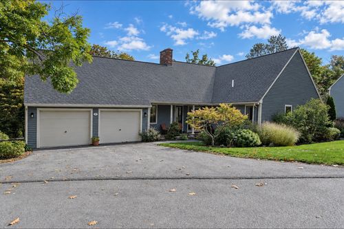 18-100 Pond St, Cohasset, MA, 02025-1945 | Card Image