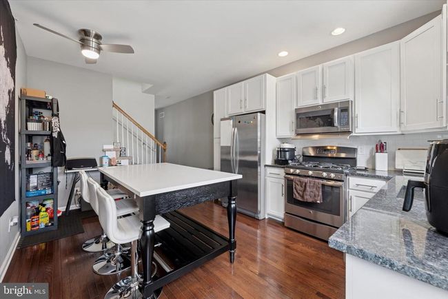 379 E Elm St, Townhouse with 3 bedrooms, 3 bathrooms and null parking in CONSHOHOCKEN PA | Image 25