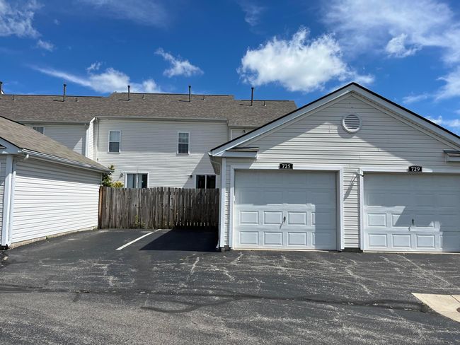 725 Lazelle Rd, Condo with 1 bedrooms, 2 bathrooms and null parking in Westerville OH | Image 38