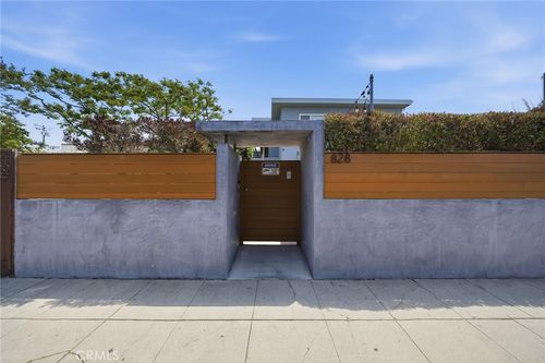 828 Indiana Ave, Venice, CA, 90291-2764 | Card Image