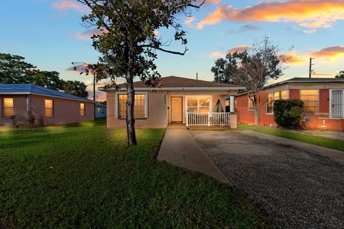 2563 13th Ave S, St Petersburg, FL, 33712-2130 | Card Image