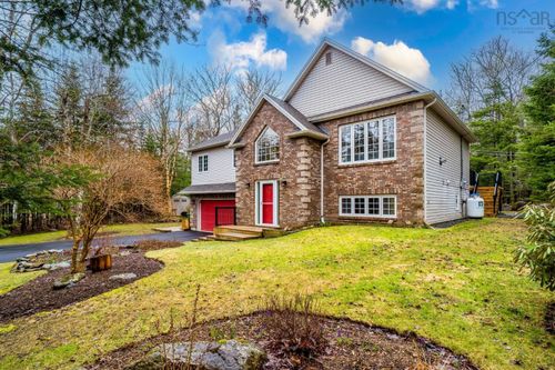 32 Bristol Ave, Stillwater Lake, NS, B3Z1G7 | Card Image