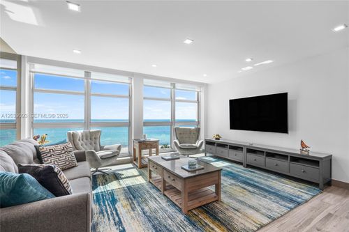 10h-5055 Collins Ave, Miami Beach, FL, 33140-2710 | Card Image