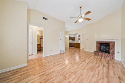 1584 Beaver Trail Dr, Cordova, TN, 38016-6022 | Card Image