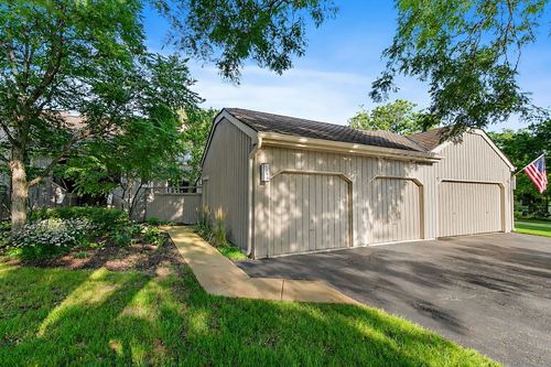 b-1290 Oak Hill Rd, Lake Barrington, IL, 60010-3811 | Card Image