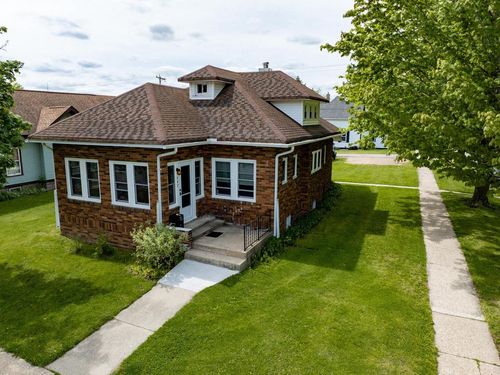 647 Pine Ave, Hillsboro, WI, 54634-9002 | Card Image