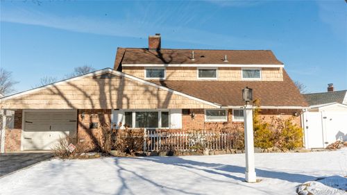 2155 Salisbury Park Dr, Westbury, NY, 11590-6313 | Card Image