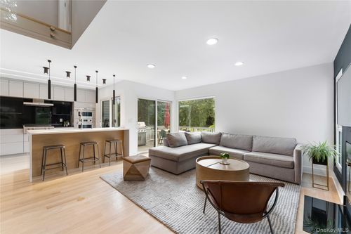 55 Ridgeway Dr, Irvington, NY, 10533-1840 | Card Image