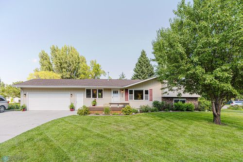 1656 W Gateway Cir S, Fargo, ND, 58103-3533 | Card Image