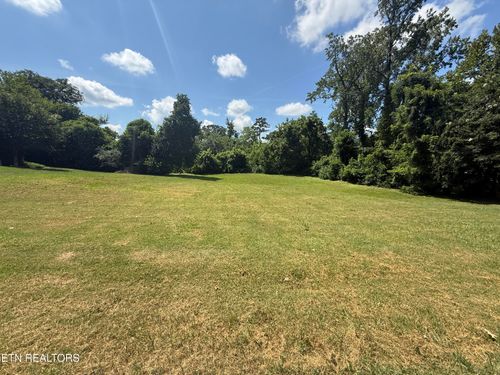 308 Ross Springs Dr, Maryville, TN, 37803-6243 | Card Image