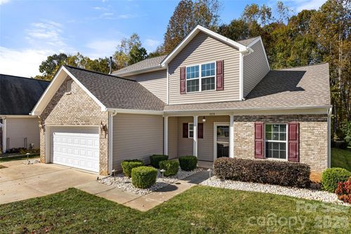 1828 Kilkenny Dr, Clover, SC, 29710-6093 | Card Image