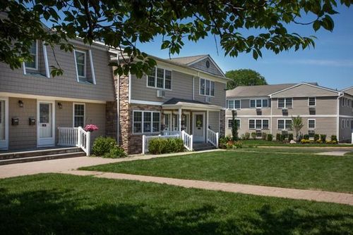 be09-25 Fairfield Way, Commack, NY, 11725-3414 | Card Image