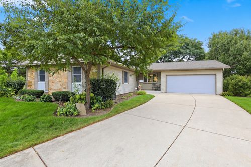 9 Dartford Ln, Schaumburg, IL, 60194-3924 | Card Image