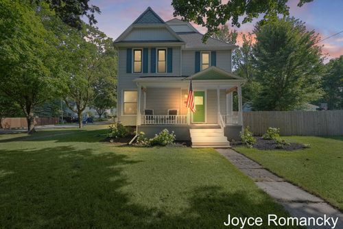 223 Johnson St, Caledonia, MI, 49316-8248 | Card Image