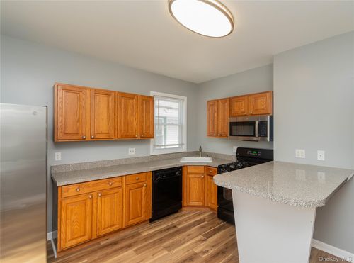 15 Taylor Avenue, Poughkeepsie, NY, 12601 | Card Image