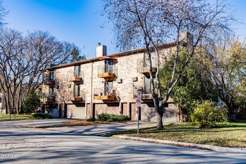 403 11th Ave S, Fargo, ND, 58103-2838 | Card Image