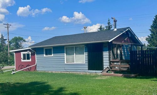 5047 48 St, Mannville, AB, T0B2W0 | Card Image