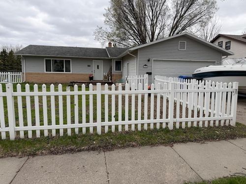 102 21st Ave N, Fargo, ND, 58102-2015 | Card Image