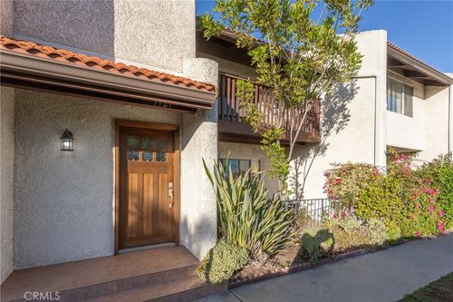 7727 Via Capri, Burbank, CA, 91504-1417 | Card Image