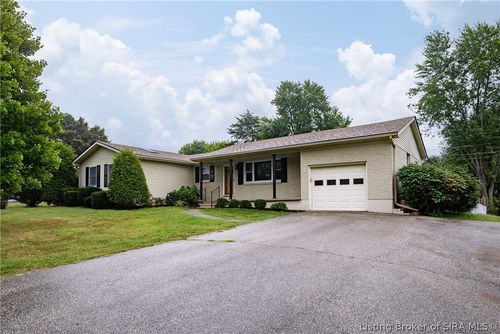9185 Nina Dr, Georgetown, IN, 47122-8929 | Card Image