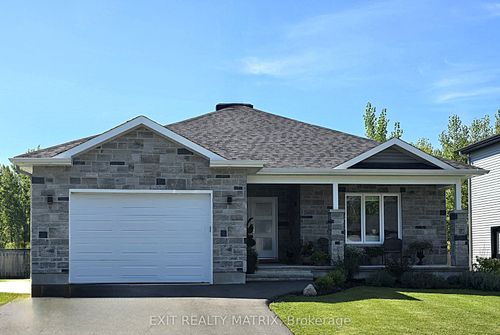 6 Glenco Rd, St Andrews West, ON, K0C2A0 | Card Image