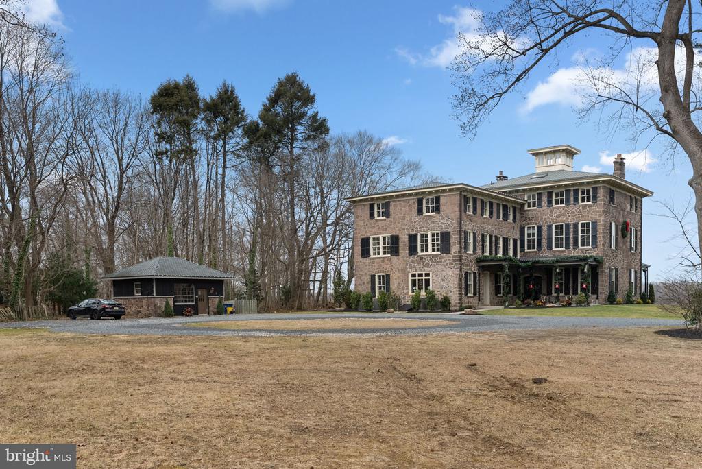Residential in EDGEWATER PARK 5