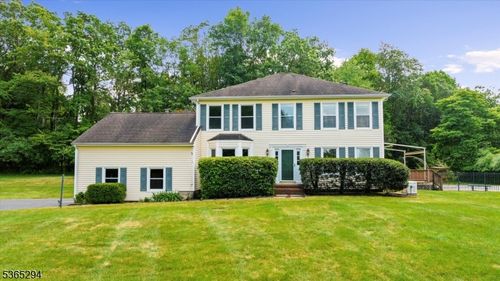 10 Duke Ct, Pittstown, NJ, 08867-4116 | Card Image
