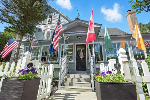 195 Main St, Montgomry Ctr, VT, 05471-7105 | Card Image