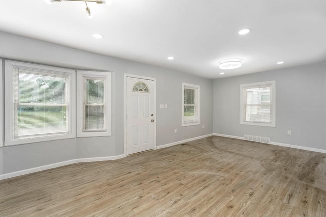 11706 Auburn St, House other with 3 bedrooms, 2 bathrooms and null parking in Detroit MI | Image 5