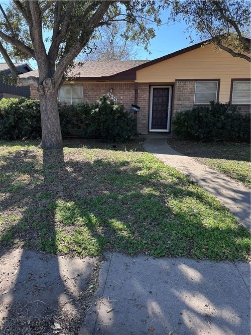 3633 Panama Dr, Corpus Christi, TX, 78415-3327 | Card Image