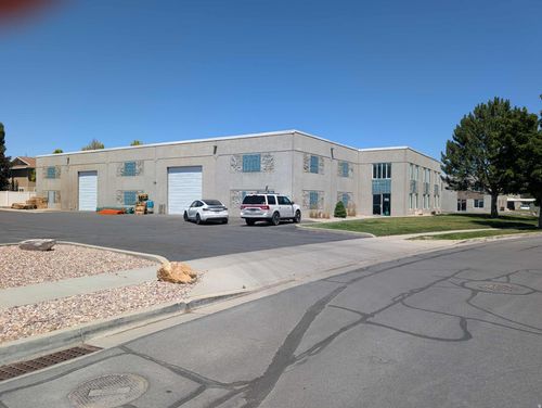 9498 S 670 W, Sandy, UT, 84070-6610 | Card Image