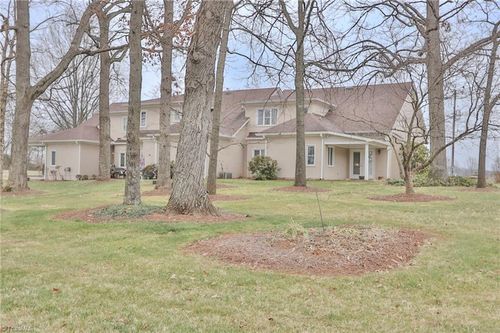 2425 Country Club Rd, Yadkinville, NC, 27055-5124 | Card Image