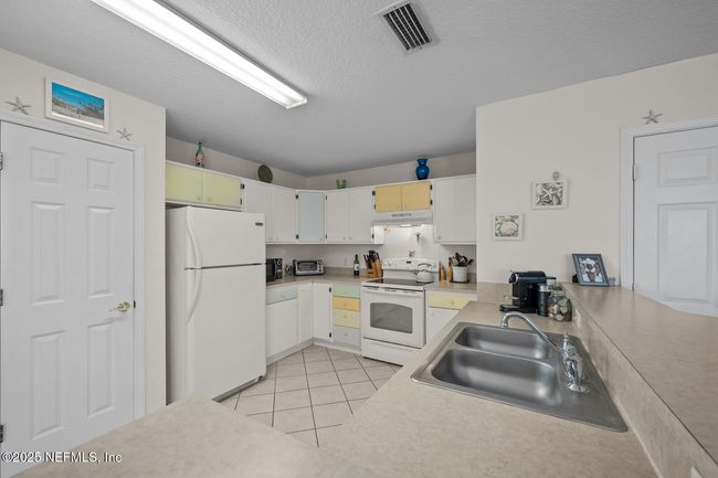 632 Stocks St, House other with 3 bedrooms, 2 bathrooms and null parking in ATLANTIC BEACH FL | Image 17