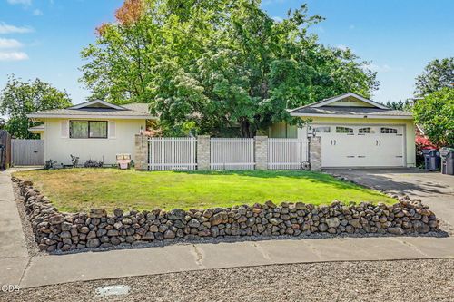 1448 N Keene Way Dr, Medford, OR, 97504-5584 | Card Image