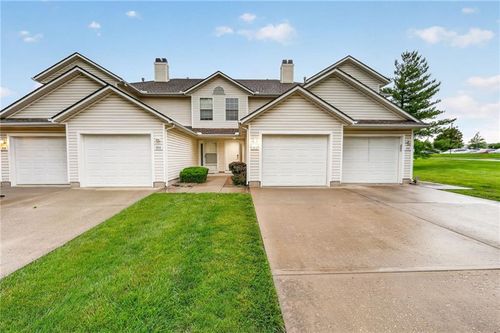 1312 Se Norwood Dr, Lees Summit, MO, 64081-3010 | Card Image