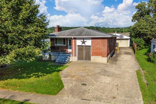 2725 Cadillac St, Moraine, OH, 45439-1604 | Card Image