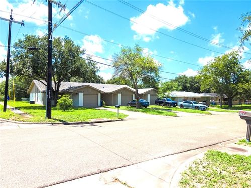 unit-a-1200 Kline, Odem, TX, 78370-4489 | Card Image
