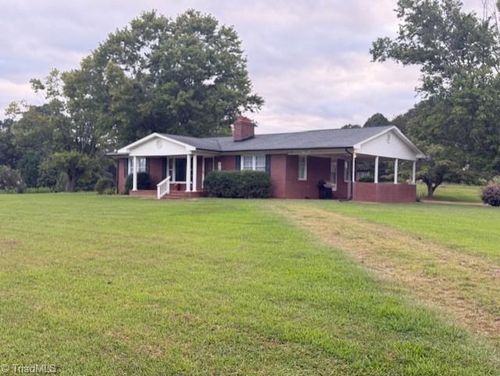 841 Anglin Mill Rd, Stoneville, NC, 27048-7808 | Card Image