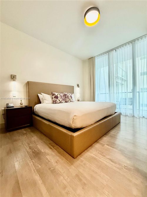 s418-777 N Ocean Dr, Hollywood, FL, 33019-1206 | Card Image