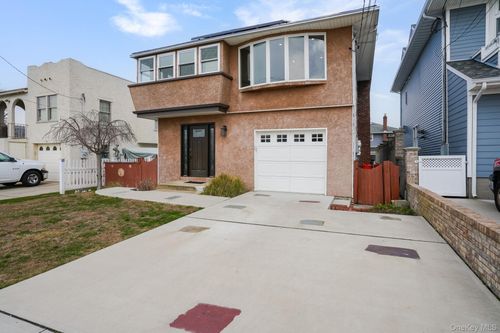 179 California Pl N, Island Park, NY, 11558-1901 | Card Image