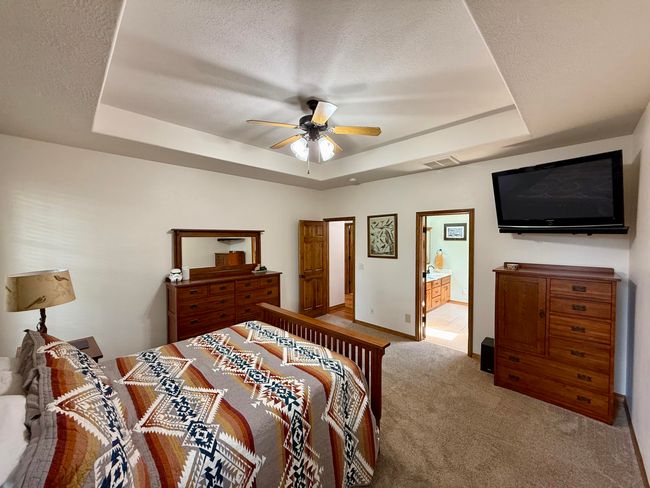 Primary Bedroom | Image 25
