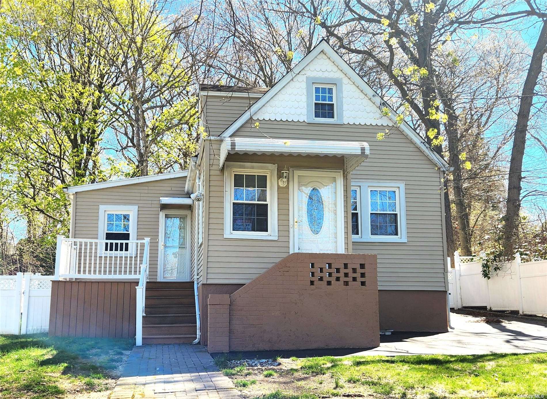 Cleveland St, Nesconset, NY 11767