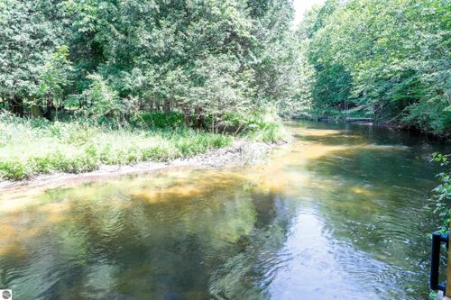 15570 Betsie River Dr, Thompsonville, MI, 49683-9527 | Card Image