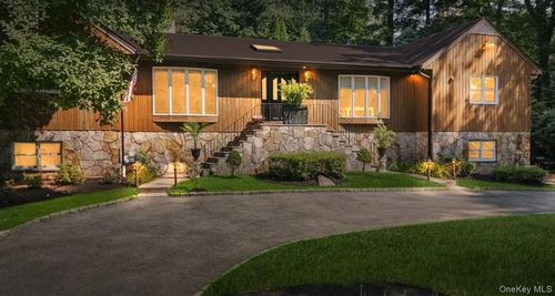 23 Medford Ln, Scarsdale, NY, 10583-3315 | Card Image