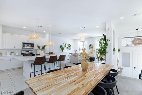 7828 Bright Lodge St, Las Vegas, NV, 89139-6569 | Card Image