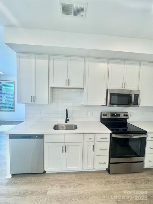 apt-309-1115 Seigle Ave, Charlotte, NC, 28205-3188 | Card Image