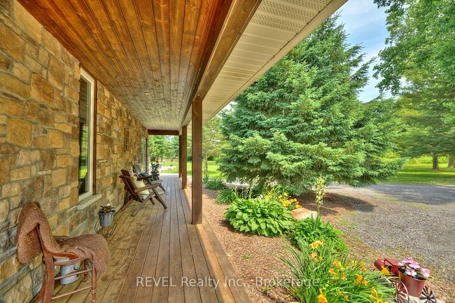 9695 Grassy Brook Rd, House other with 4 bedrooms, 3 bathrooms and 15 parking in Port Robinson ON | Image 11