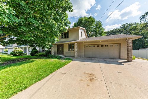 1633 Massee St, Albert Lea, MN, 56007-1564 | Card Image